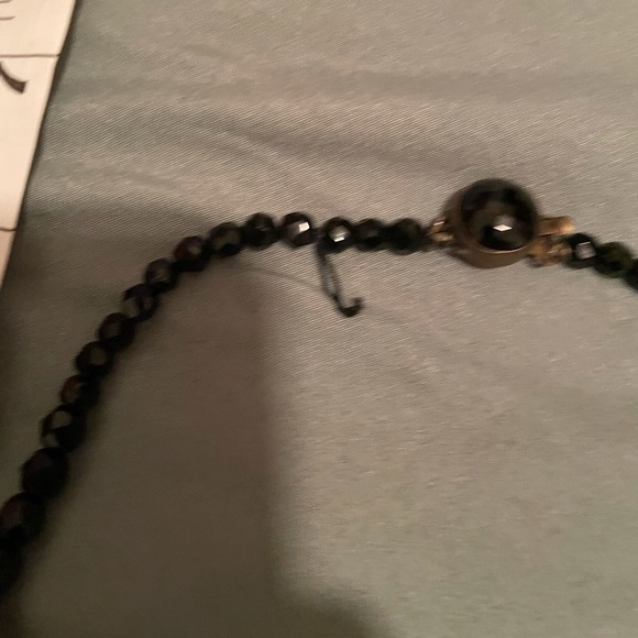Black beaded necklace - Picture 3 of 5
